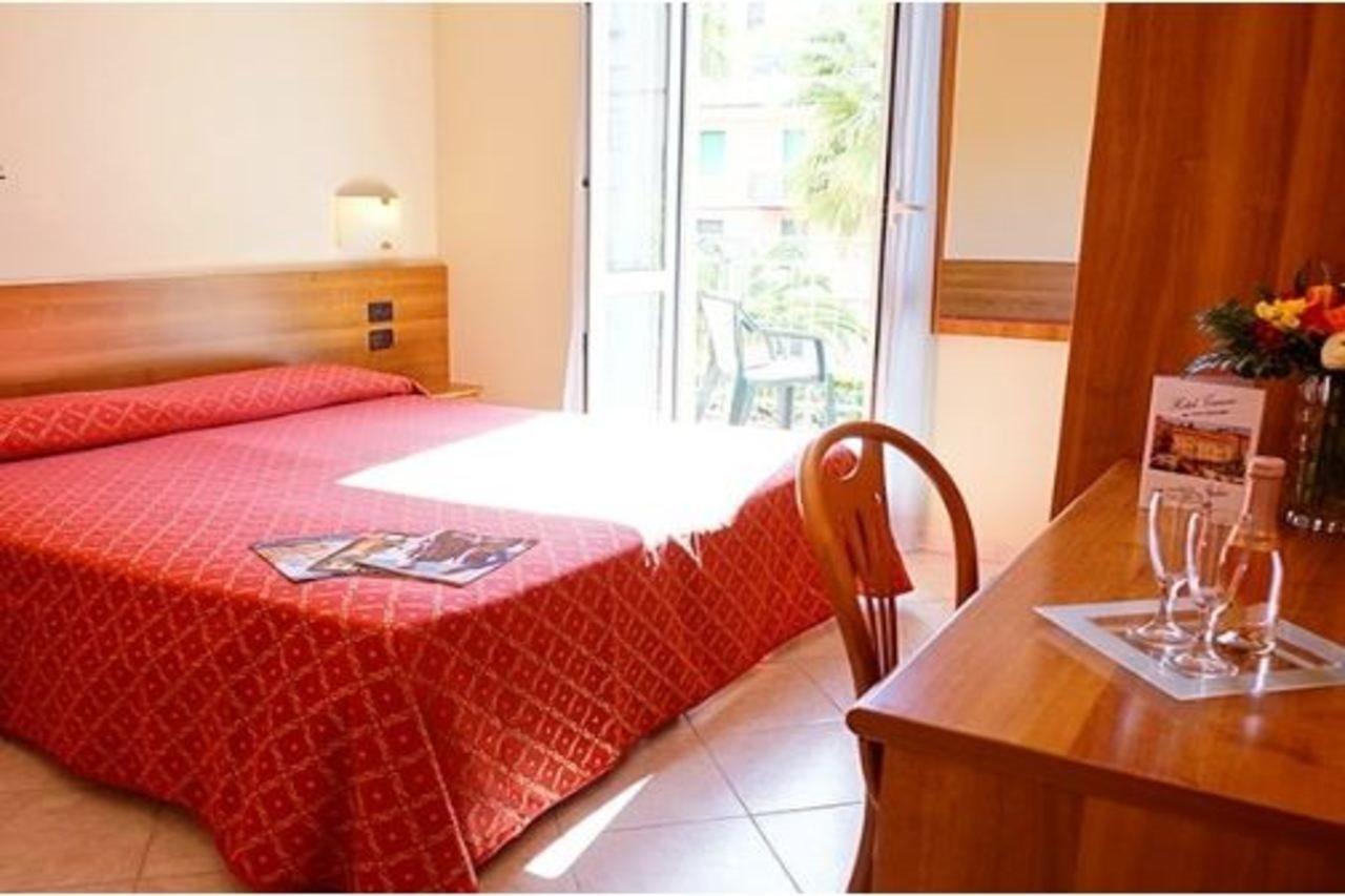 Hotel Careni Villa Italia Finale Ligure Bagian luar foto