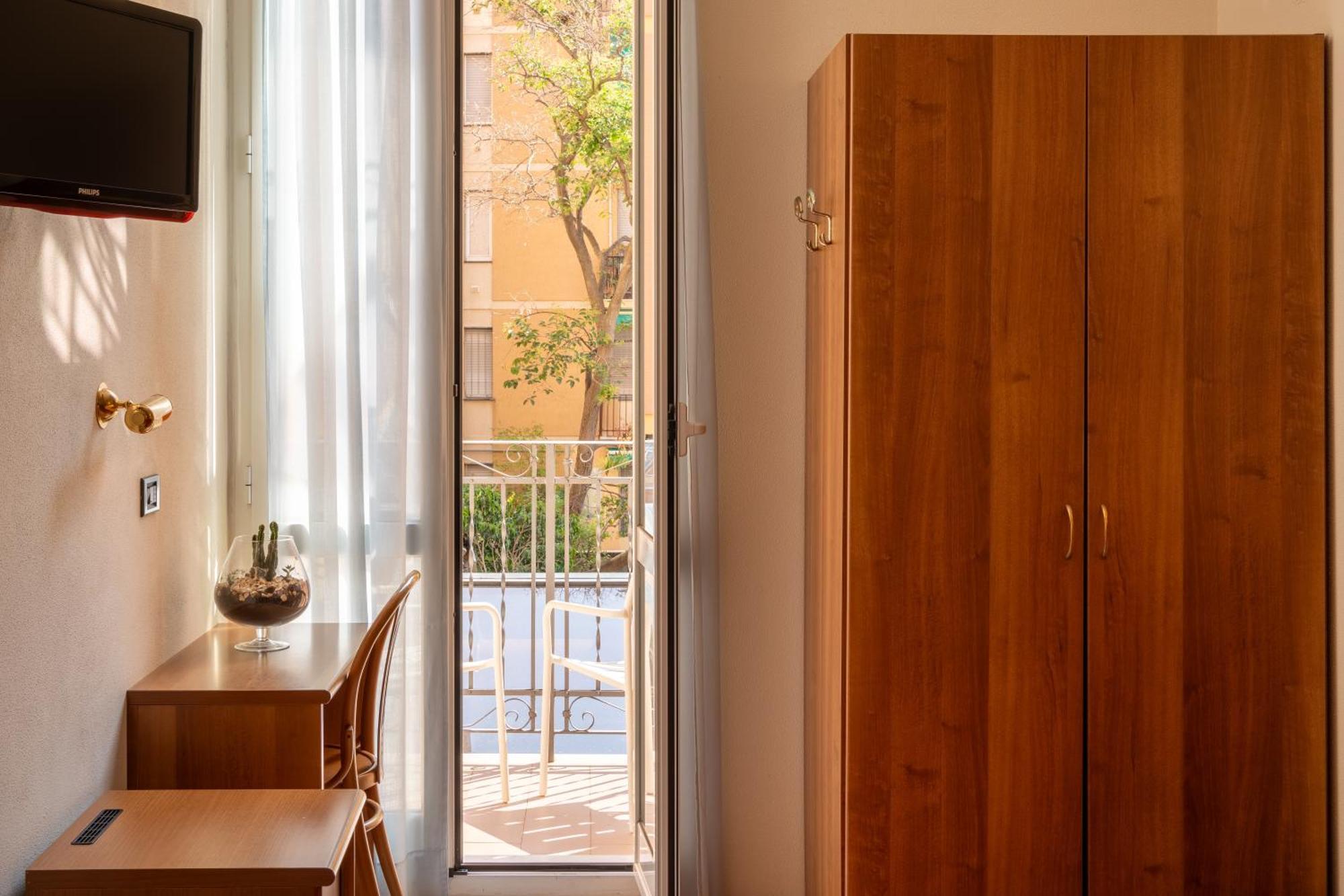 Hotel Careni Villa Italia Finale Ligure Bagian luar foto